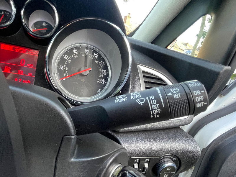 Vauxhall Astra GTC 1.4i Turbo SRi Coupe 3dr Petrol Manual Euro 6 (s/s) (140 ps) 3dr Manual 2025