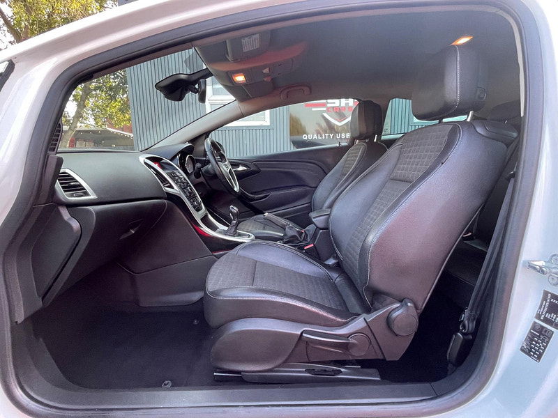 Vauxhall Astra GTC 1.4i Turbo SRi Coupe 3dr Petrol Manual Euro 6 (s/s) (140 ps) 3dr Manual 2025