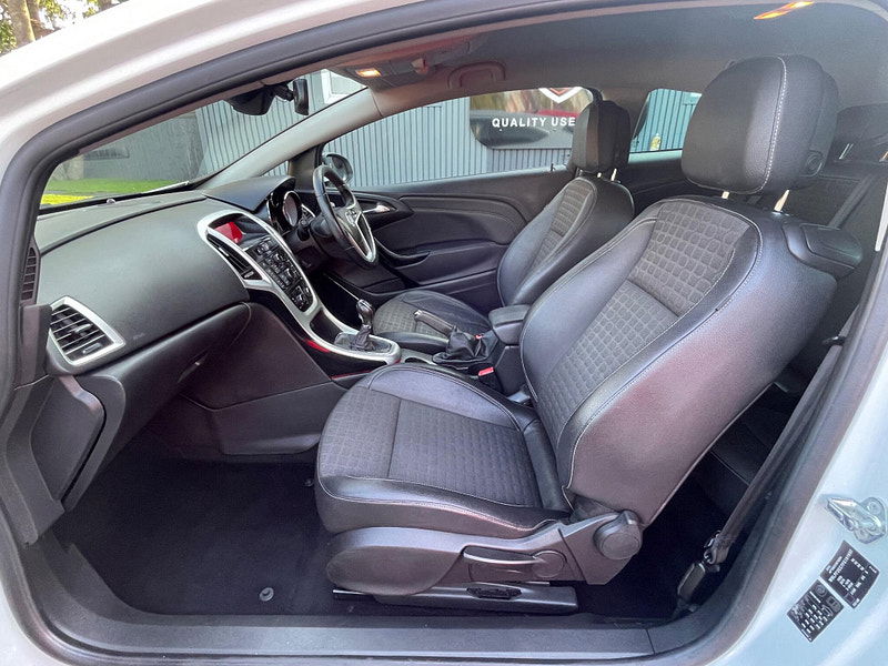 Vauxhall Astra GTC 1.4i Turbo SRi Coupe 3dr Petrol Manual Euro 6 (s/s) (140 ps) 3dr Manual 2025