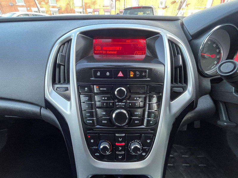 Vauxhall Astra GTC 1.4i Turbo SRi Coupe 3dr Petrol Manual Euro 6 (s/s) (140 ps) 3dr Manual 2025