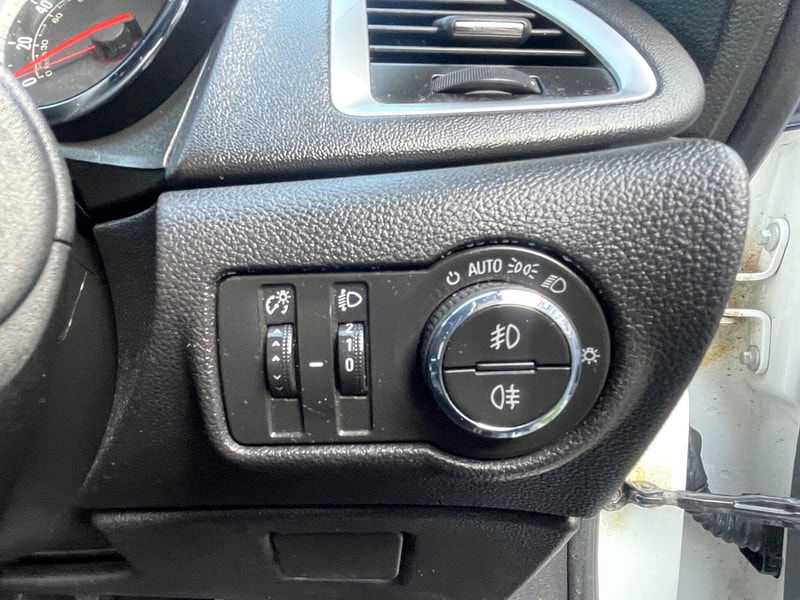 Vauxhall Astra GTC 1.4i Turbo SRi Coupe 3dr Petrol Manual Euro 6 (s/s) (140 ps) 3dr Manual 2025