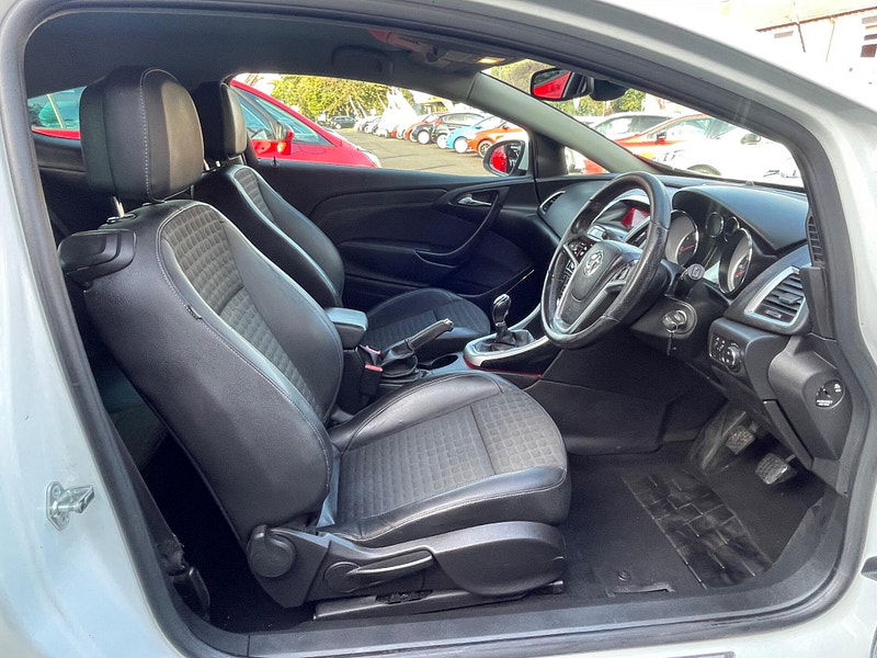 Vauxhall Astra GTC 1.4i Turbo SRi Coupe 3dr Petrol Manual Euro 6 (s/s) (140 ps) 3dr Manual 2025