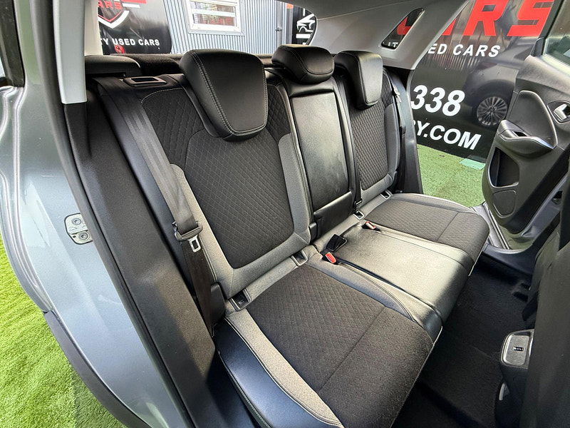 Vauxhall Grandland X 1.5 Turbo D BlueInjection Tech Line Nav Euro 6 (s/s) 5dr 5dr Manual 2025