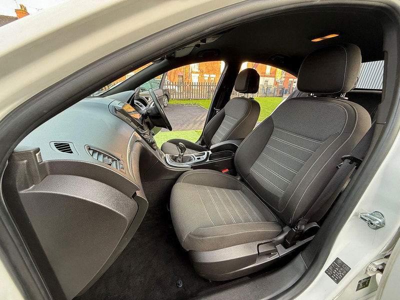 Vauxhall Insignia 1.4i Turbo Limited Edition Hatchback 5dr Petrol Manual Euro 6 (s/s) (140 ps) 5dr Manual 2025