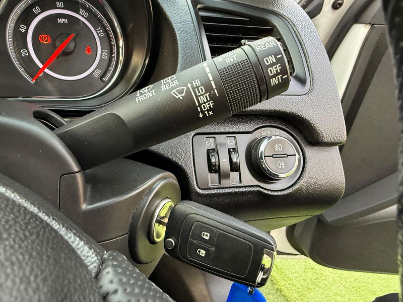 Vauxhall Insignia 1.4i Turbo Limited Edition Hatchback 5dr Petrol Manual Euro 6 (s/s) (140 ps) 5dr Manual 2025