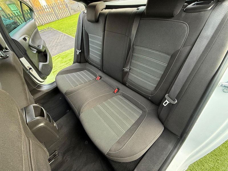 Vauxhall Insignia 1.4i Turbo Limited Edition Hatchback 5dr Petrol Manual Euro 6 (s/s) (140 ps) 5dr Manual 2025