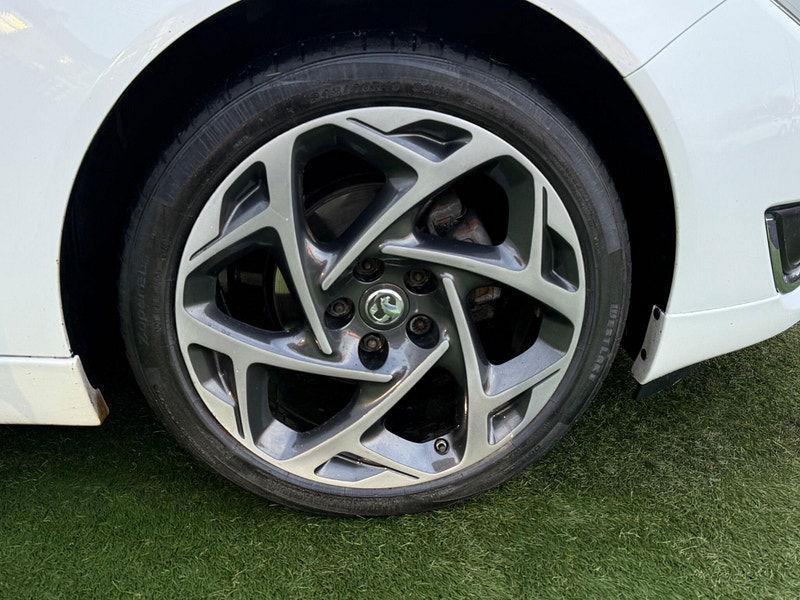 Vauxhall Insignia 1.4i Turbo Limited Edition Hatchback 5dr Petrol Manual Euro 6 (s/s) (140 ps) 5dr Manual 2025