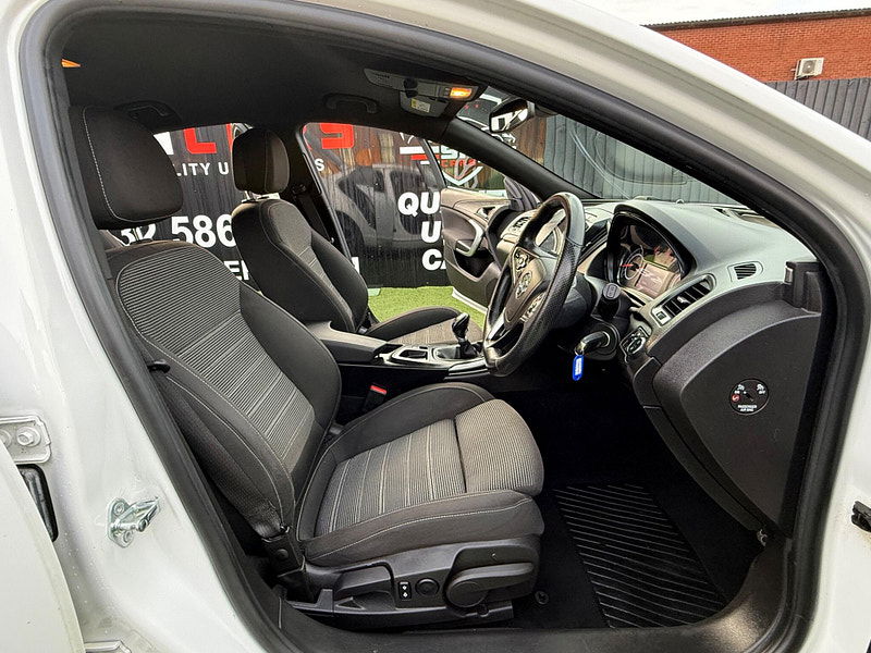 Vauxhall Insignia 1.4i Turbo Limited Edition Hatchback 5dr Petrol Manual Euro 6 (s/s) (140 ps) 5dr Manual 2025