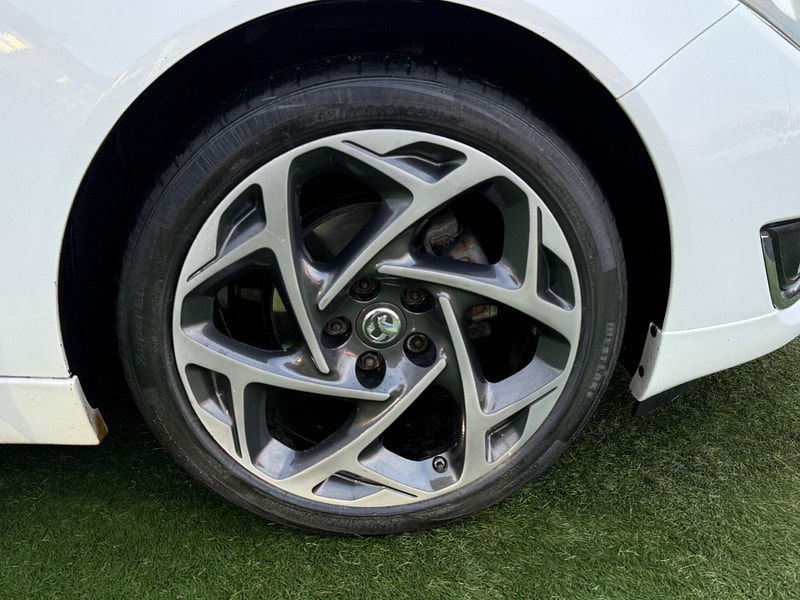 Vauxhall Insignia 1.4i Turbo Limited Edition Hatchback 5dr Petrol Manual Euro 6 (s/s) (140 ps) 5dr Manual 2025