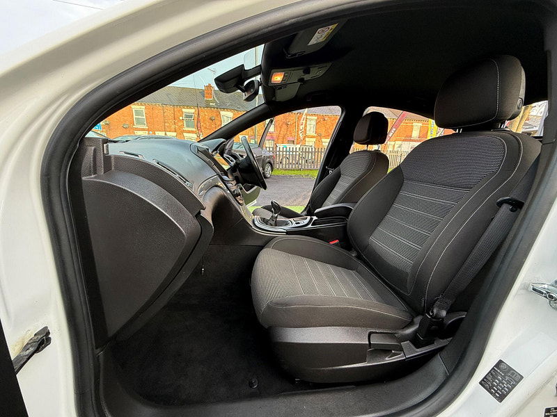 Vauxhall Insignia 1.4i Turbo Limited Edition Hatchback 5dr Petrol Manual Euro 6 (s/s) (140 ps) 5dr Manual 2025