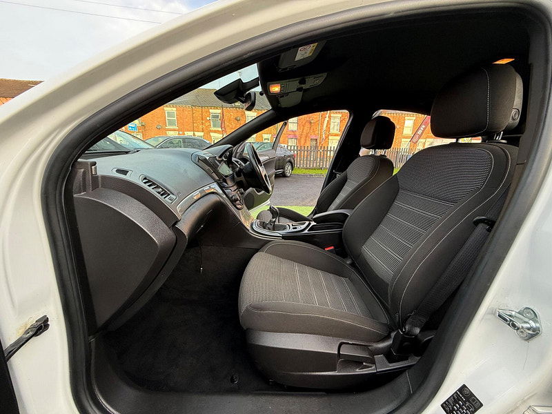 Vauxhall Insignia 1.4i Turbo Limited Edition Hatchback 5dr Petrol Manual Euro 6 (s/s) (140 ps) 5dr Manual 2025