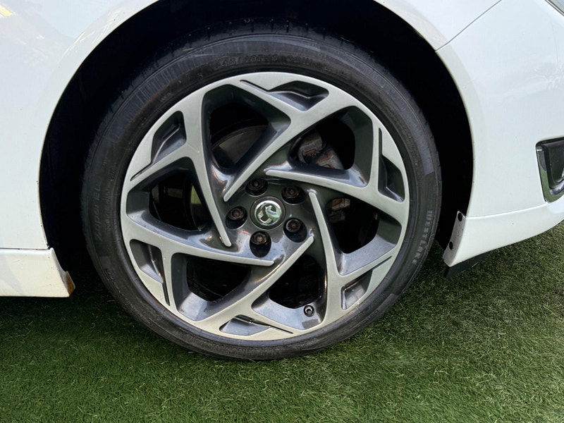 Vauxhall Insignia 1.4i Turbo Limited Edition Hatchback 5dr Petrol Manual Euro 6 (s/s) (140 ps) 5dr Manual 2025