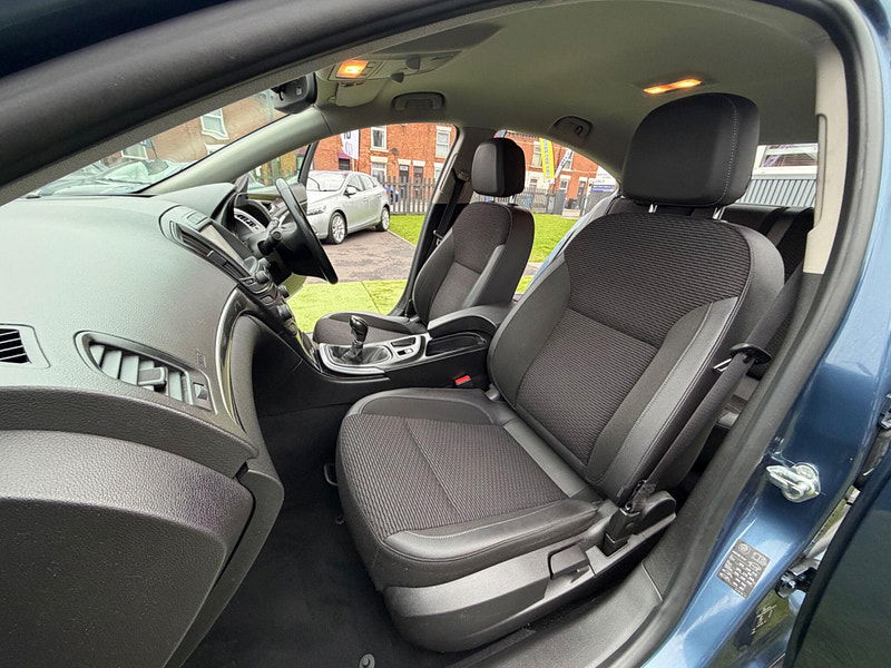 Vauxhall Insignia 1.6 CDTi ecoFLEX SE Hatchback 5dr Diesel Manual Euro 6 (s/s) (136 ps) 5dr Manual 2026