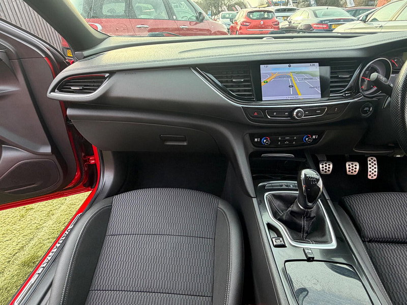 Vauxhall Insignia 2.0 Turbo D BlueInjection SRi VX Line Nav Sports Tourer 5dr Diesel Manual Euro 6 (s/s) (170 ps) 5dr Manual 2026