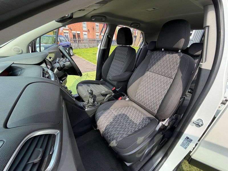 Vauxhall Mokka 1.7 CDTi Exclusiv SUV 5dr Diesel Manual 2WD Euro 5 (s/s) (130 ps) 5dr Manual 2026