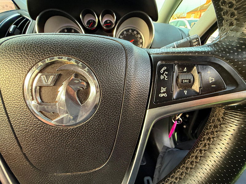 Vauxhall Zafira Tourer 1.6 CDTi ecoFLEX SRi MPV 5dr Diesel Manual Euro 6 (s/s) (136 ps) 5dr Manual 2025