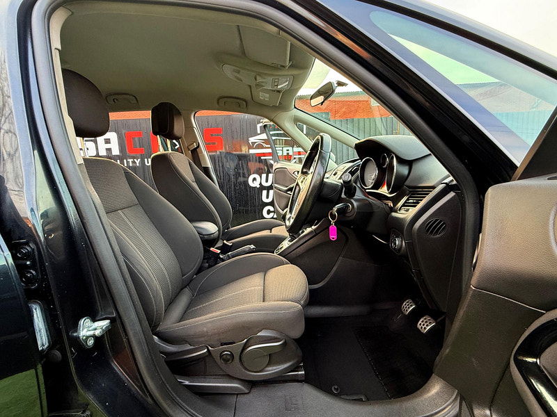 Vauxhall Zafira Tourer 1.6 CDTi ecoFLEX SRi MPV 5dr Diesel Manual Euro 6 (s/s) (136 ps) 5dr Manual 2025