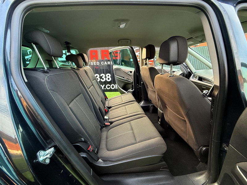 Vauxhall Zafira Tourer 1.6 CDTi ecoFLEX SRi MPV 5dr Diesel Manual Euro 6 (s/s) (136 ps) 5dr Manual 2025
