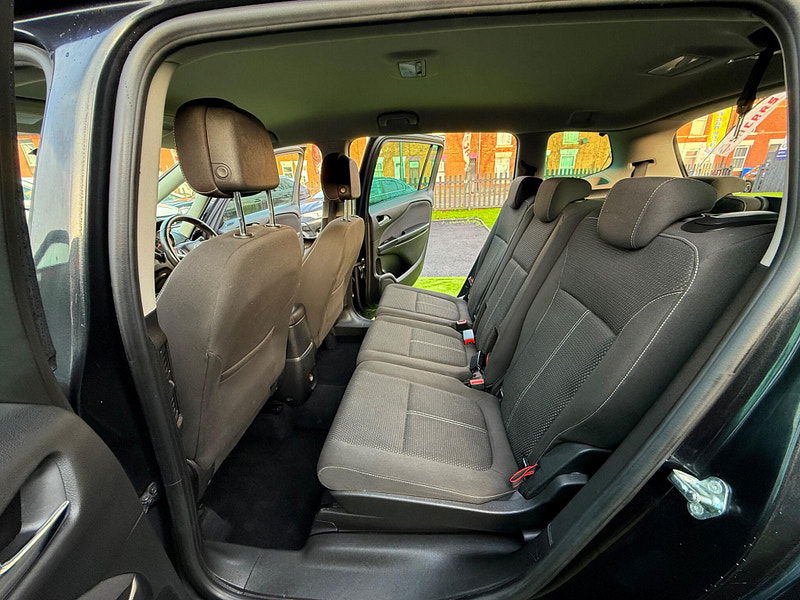 Vauxhall Zafira Tourer 1.6 CDTi ecoFLEX SRi MPV 5dr Diesel Manual Euro 6 (s/s) (136 ps) 5dr Manual 2025