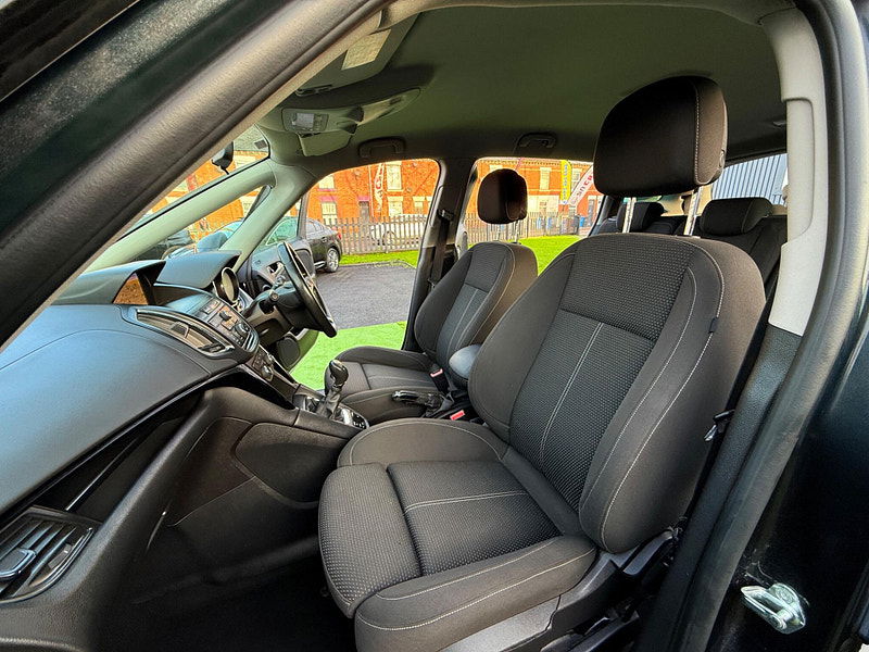 Vauxhall Zafira Tourer 1.6 CDTi ecoFLEX SRi MPV 5dr Diesel Manual Euro 6 (s/s) (136 ps) 5dr Manual 2025