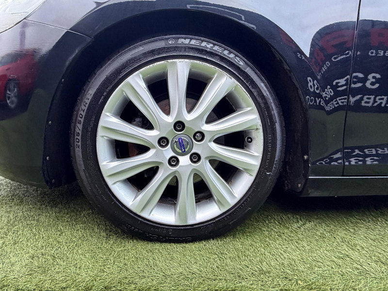 Volvo V40 1.6 D2 SE Lux Hatchback 5dr Diesel Manual Euro 5 (s/s) (115 ps) 5dr Manual 2026