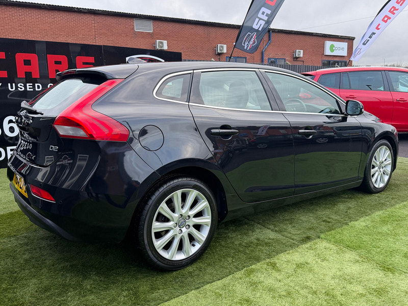 Volvo V40 1.6 D2 SE Lux Hatchback 5dr Diesel Manual Euro 5 (s/s) (115 ps) 5dr Manual 2026