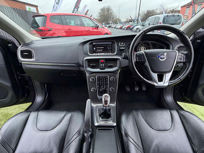 Volvo V40 1.6 D2 SE Lux Hatchback 5dr Diesel Manual Euro 5 (s/s) (115 ps) 5dr Manual 2026