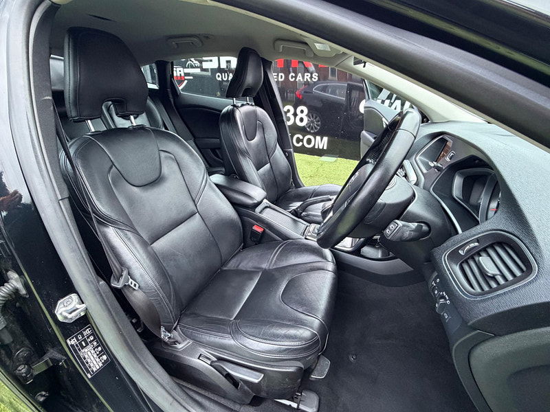 Volvo V40 1.6 D2 SE Lux Hatchback 5dr Diesel Manual Euro 5 (s/s) (115 ps) 5dr Manual 2026