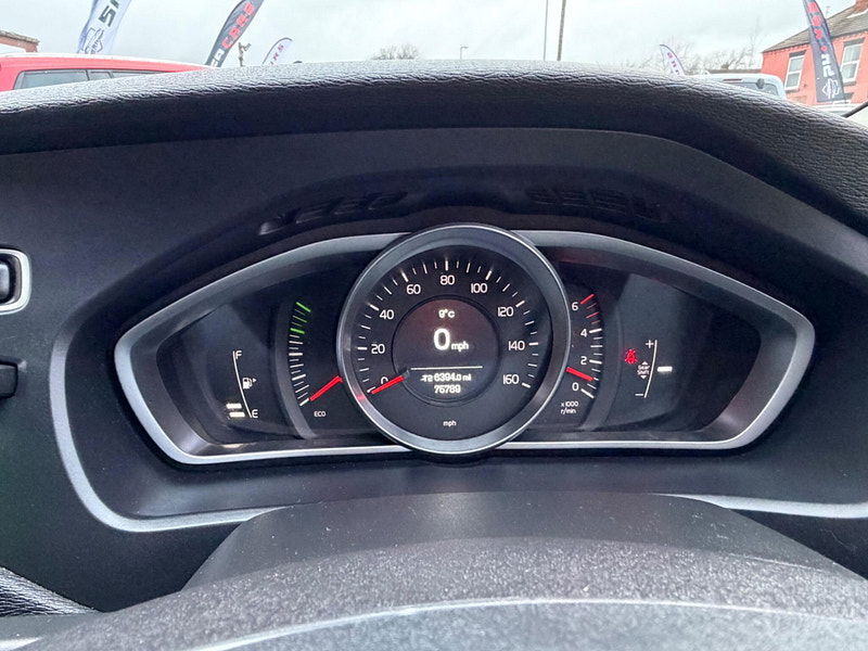 Volvo V40 1.6 D2 SE Lux Hatchback 5dr Diesel Manual Euro 5 (s/s) (115 ps) 5dr Manual 2026