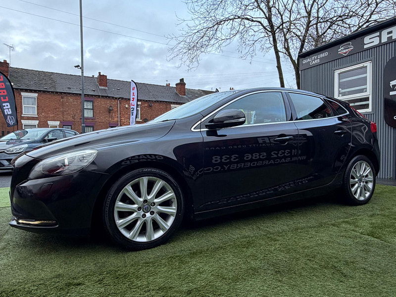 Volvo V40 1.6 D2 SE Lux Hatchback 5dr Diesel Manual Euro 5 (s/s) (115 ps) 5dr Manual 2026