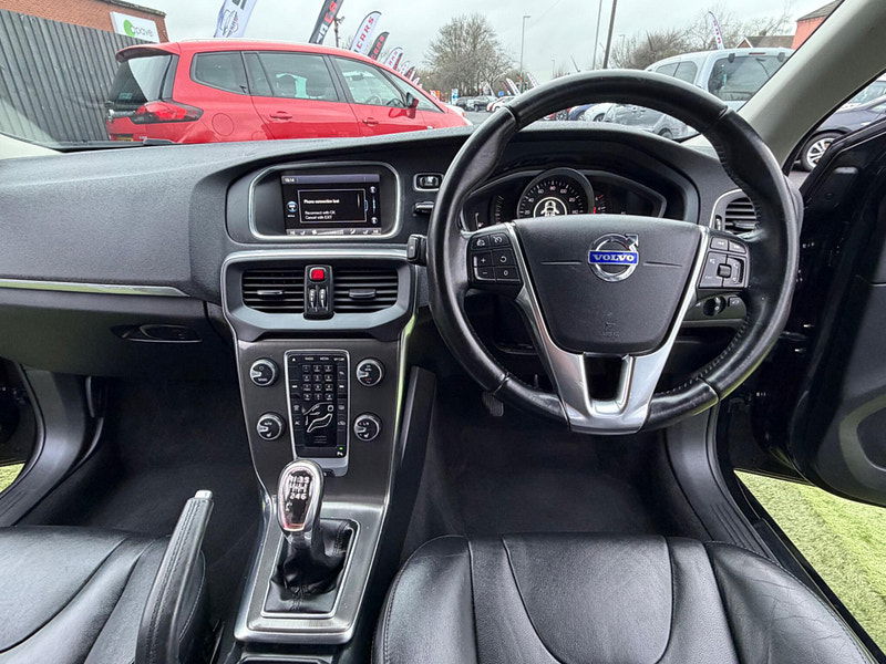 Volvo V40 1.6 D2 SE Lux Hatchback 5dr Diesel Manual Euro 5 (s/s) (115 ps) 5dr Manual 2026