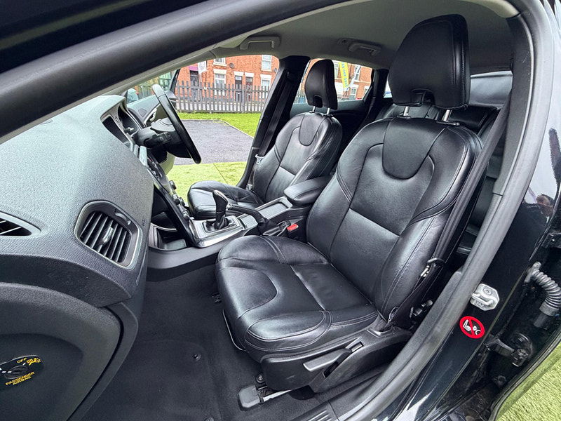 Volvo V40 1.6 D2 SE Lux Hatchback 5dr Diesel Manual Euro 5 (s/s) (115 ps) 5dr Manual 2026