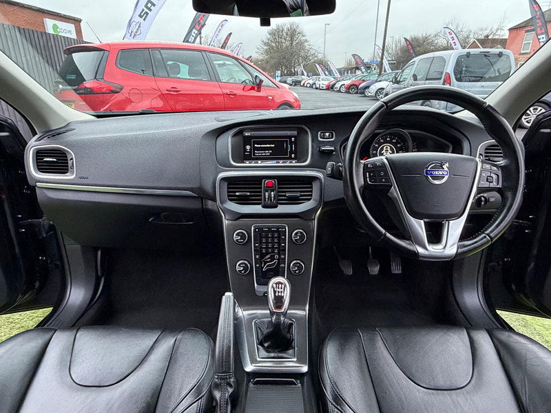 Volvo V40 1.6 D2 SE Lux Hatchback 5dr Diesel Manual Euro 5 (s/s) (115 ps) 5dr Manual 2026