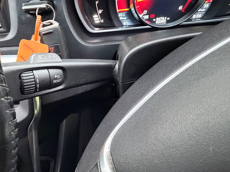 Volvo V40 2.0 D3 SE Lux Hatchback 5dr Diesel Manual Euro 5 (s/s) (150 ps) 5dr Manual 2026