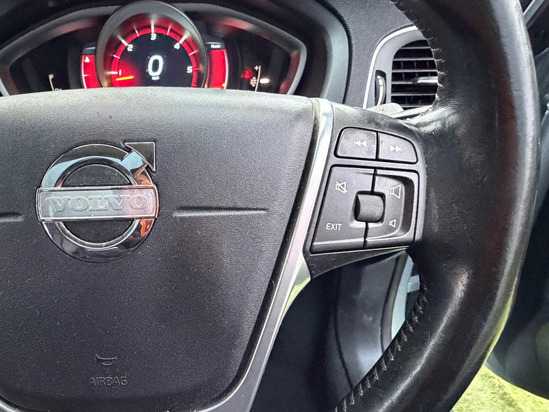 Volvo V40 2.0 D3 SE Lux Hatchback 5dr Diesel Manual Euro 5 (s/s) (150 ps) 5dr Manual 2026