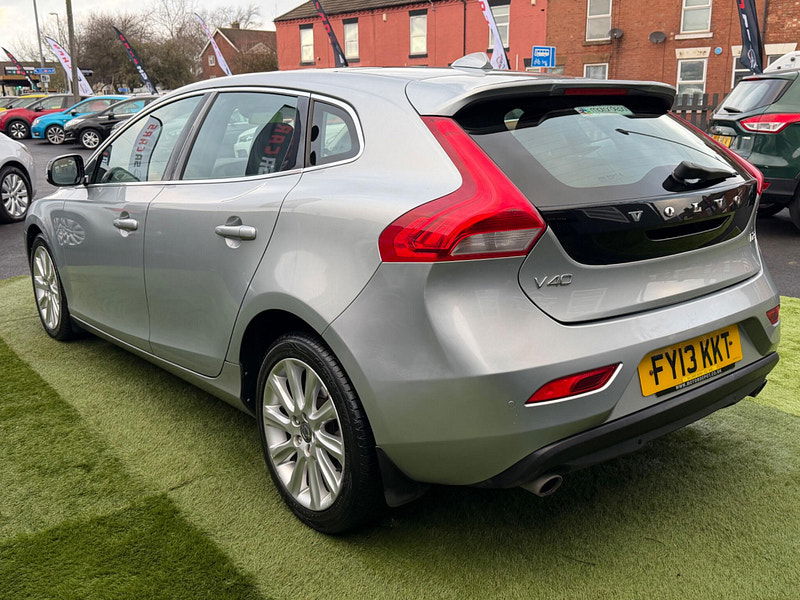 Volvo V40 2.0 D3 SE Lux Hatchback 5dr Diesel Manual Euro 5 (s/s) (150 ps) 5dr Manual 2026