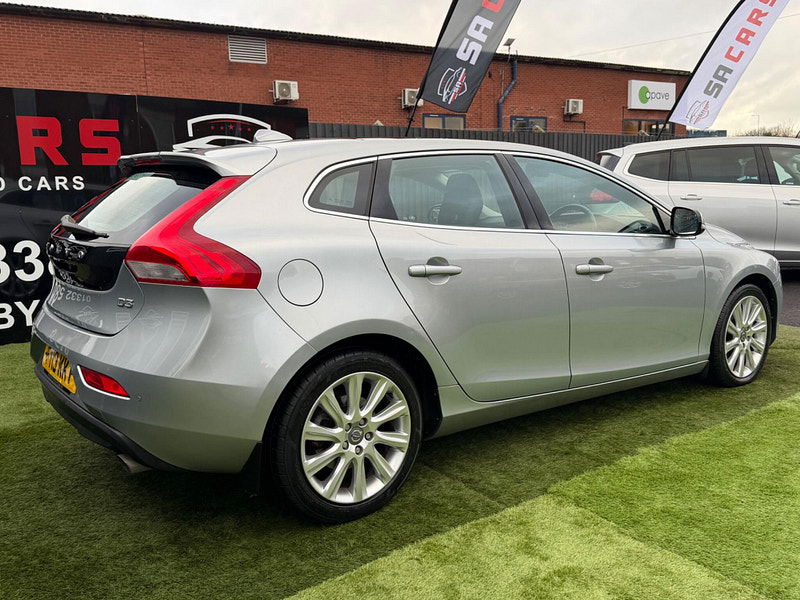 Volvo V40 2.0 D3 SE Lux Hatchback 5dr Diesel Manual Euro 5 (s/s) (150 ps) 5dr Manual 2026