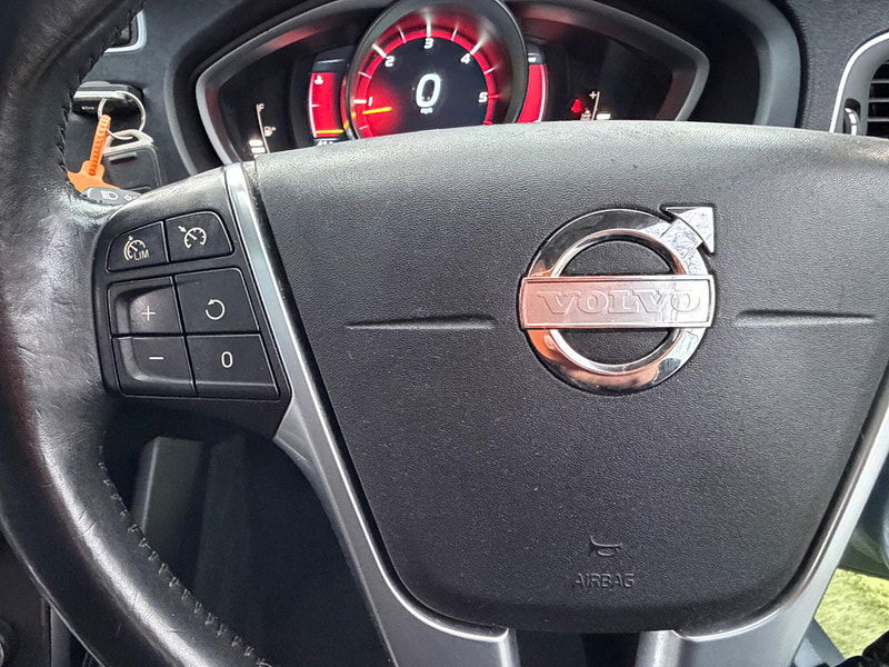 Volvo V40 2.0 D3 SE Lux Hatchback 5dr Diesel Manual Euro 5 (s/s) (150 ps) 5dr Manual 2026