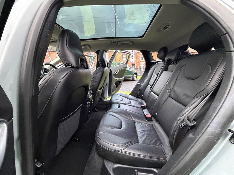 Volvo V40 2.0 D3 SE Lux Hatchback 5dr Diesel Manual Euro 5 (s/s) (150 ps) 5dr Manual 2026