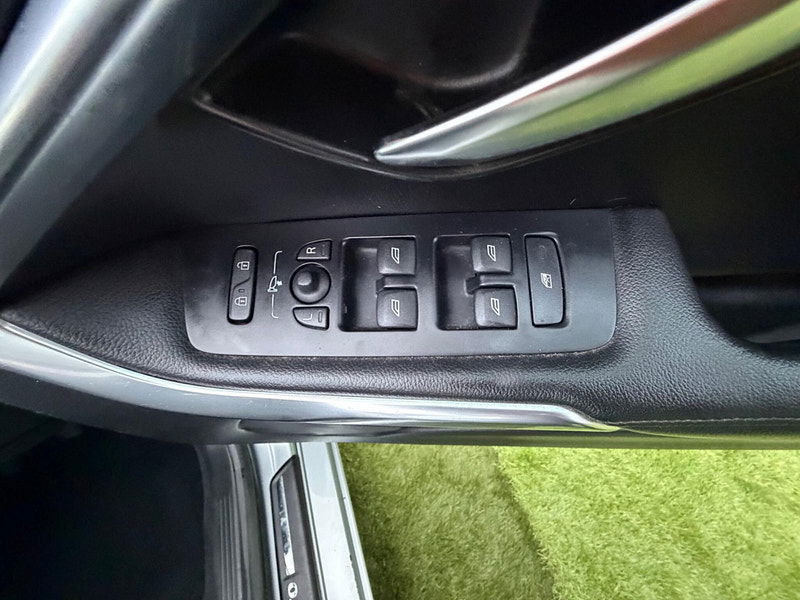 Volvo V40 2.0 D3 SE Lux Hatchback 5dr Diesel Manual Euro 5 (s/s) (150 ps) 5dr Manual 2026