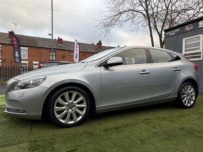 Volvo V40 2.0 D3 SE Lux Hatchback 5dr Diesel Manual Euro 5 (s/s) (150 ps) 5dr Manual 2026