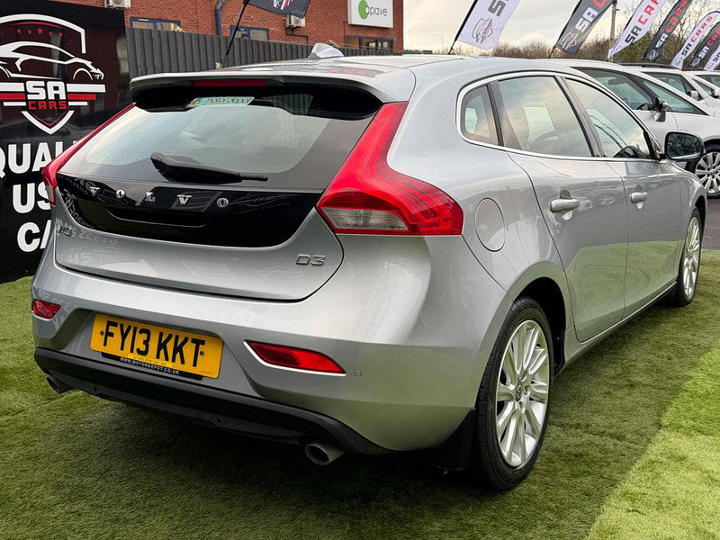 Volvo V40 2.0 D3 SE Lux Hatchback 5dr Diesel Manual Euro 5 (s/s) (150 ps) 5dr Manual 2026