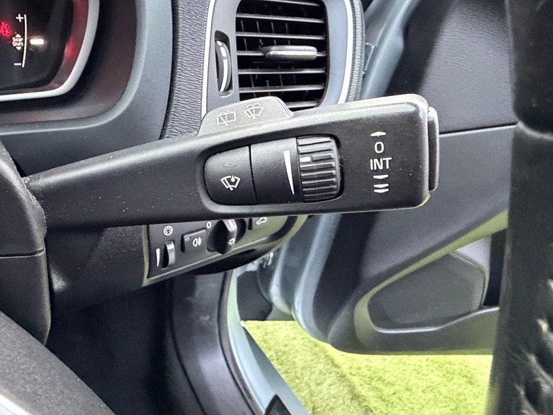 Volvo V40 2.0 D3 SE Lux Hatchback 5dr Diesel Manual Euro 5 (s/s) (150 ps) 5dr Manual 2026