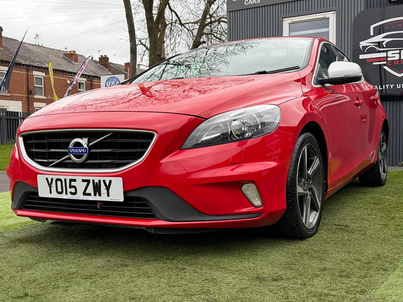 Volvo V40 2.0 T2 R-Design Hatchback 5dr Petrol Manual Euro 6 (s/s) (122 ps) 5dr Manual 2026