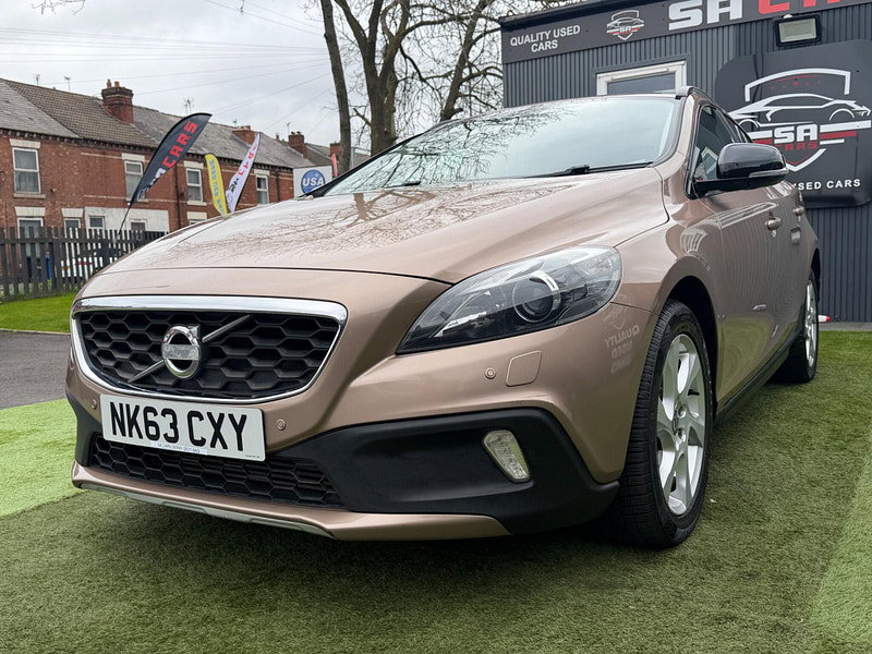 Volvo V40 Cross Country 1.6 D2 Lux Hatchback 5dr Diesel Powershift Euro 5 (s/s) (115 ps) 5dr Automatic 2026