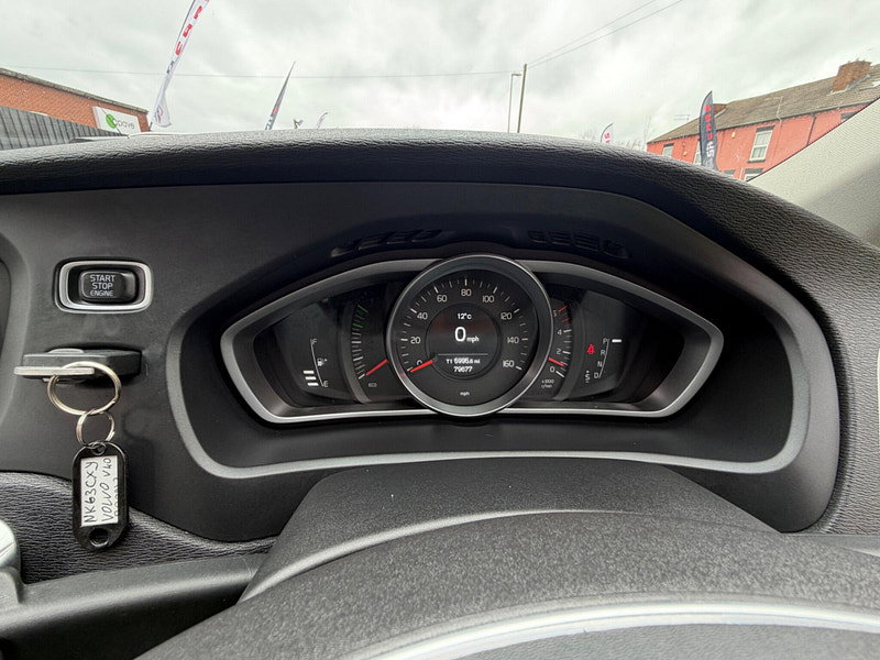 Volvo V40 Cross Country 1.6 D2 Lux Hatchback 5dr Diesel Powershift Euro 5 (s/s) (115 ps) 5dr Automatic 2026