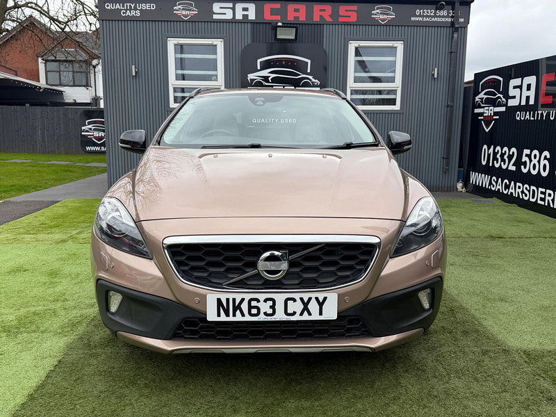 Volvo V40 Cross Country 1.6 D2 Lux Hatchback 5dr Diesel Powershift Euro 5 (s/s) (115 ps) 5dr Automatic 2026