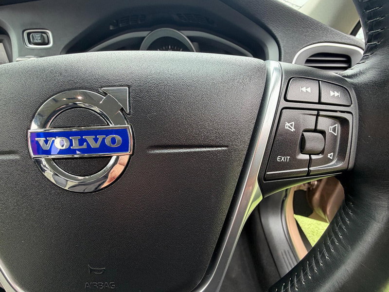 Volvo V40 Cross Country 1.6 D2 Lux Hatchback 5dr Diesel Powershift Euro 5 (s/s) (115 ps) 5dr Automatic 2026