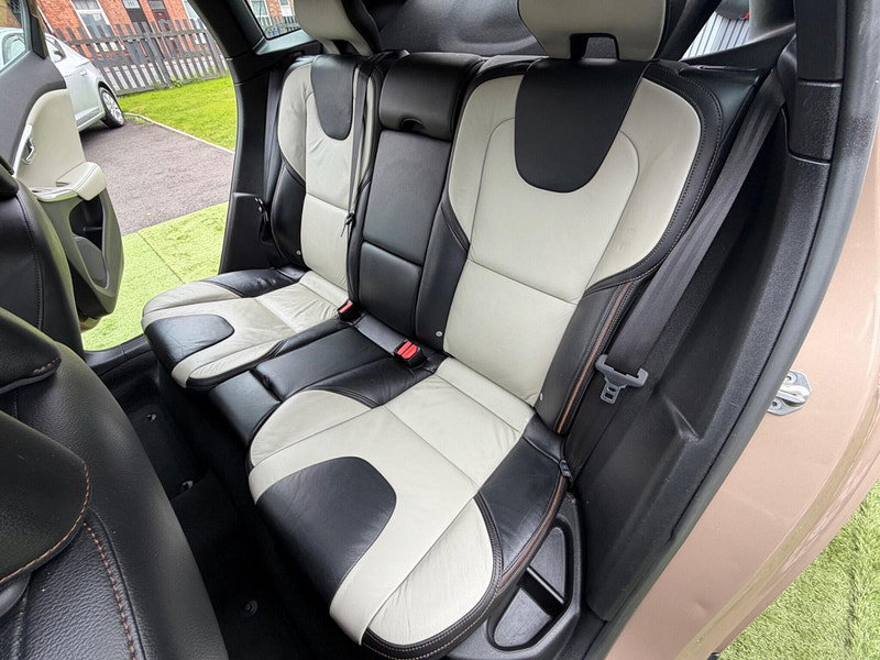 Volvo V40 Cross Country 1.6 D2 Lux Hatchback 5dr Diesel Powershift Euro 5 (s/s) (115 ps) 5dr Automatic 2026