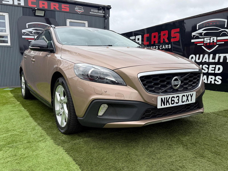 Volvo V40 Cross Country 1.6 D2 Lux Hatchback 5dr Diesel Powershift Euro 5 (s/s) (115 ps) 5dr Automatic 2026